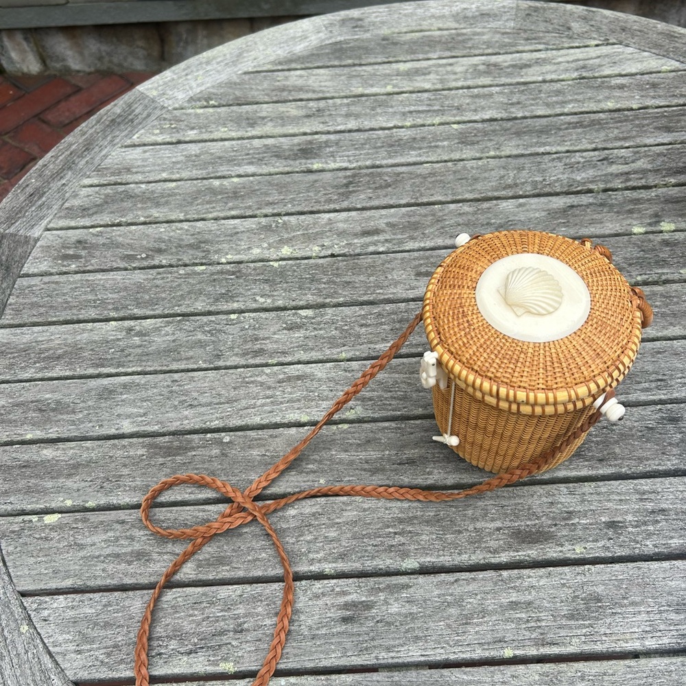 Authentic Rare Nantucket woven Tan Basket Bag - Picture 3 of 5